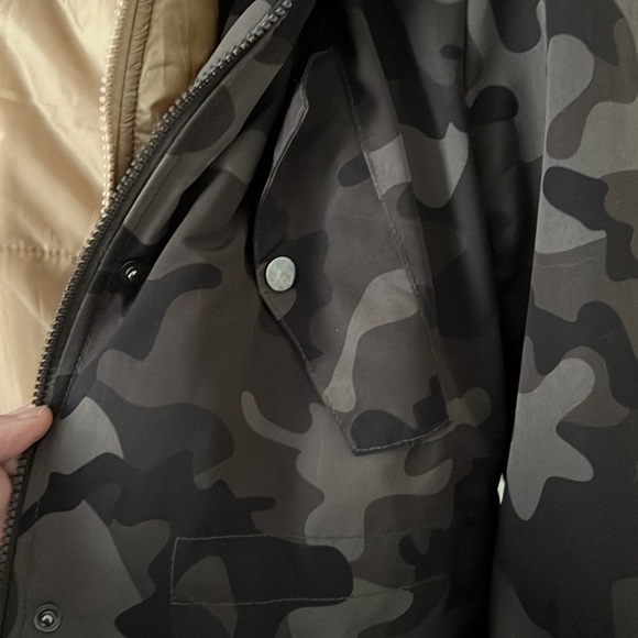 Womens parka with removable fur hood - Picture 9 of 9